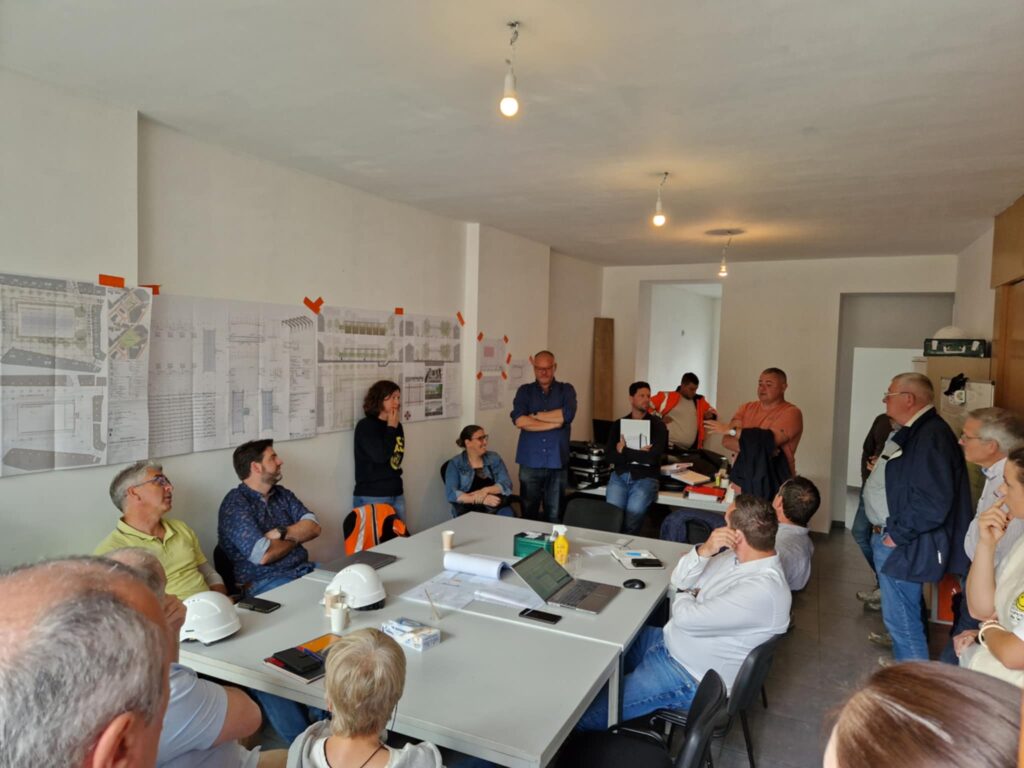 Réunion de chantier avec les commerçants