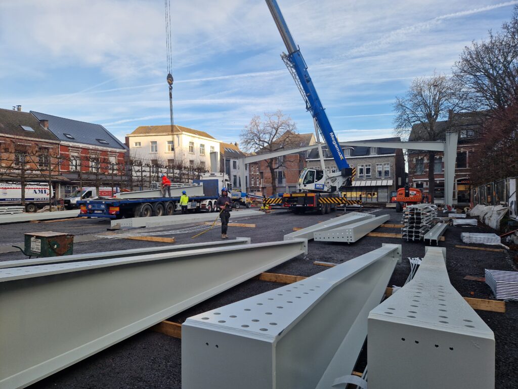 Montage de la charpente métallique