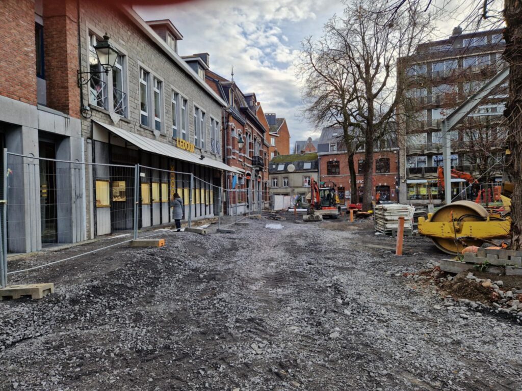 Empierrement de la voirie côté bijouterie